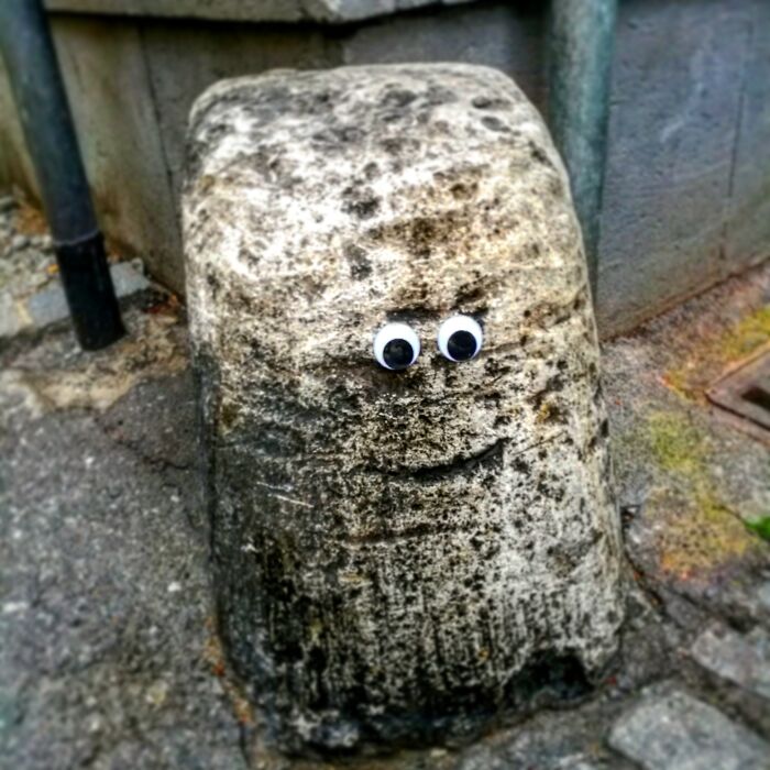 Hallo, It's Günter From Berchtesgaden! Can You Please Touch My Body With Your Tires When You Are Driving In My Street? I Really Like To Be Dirty! Tschüss