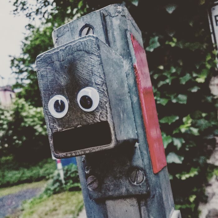 Hey, I'm Adolf From Würzburg, A Magnetic Garage Door Lock. I Like To Be Open. Open Doors And Embrace New Opportunities