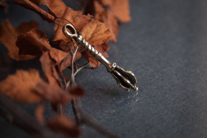 Pernach Pendant, Mace Weapon Jewelry Looks Brutal And Courageous