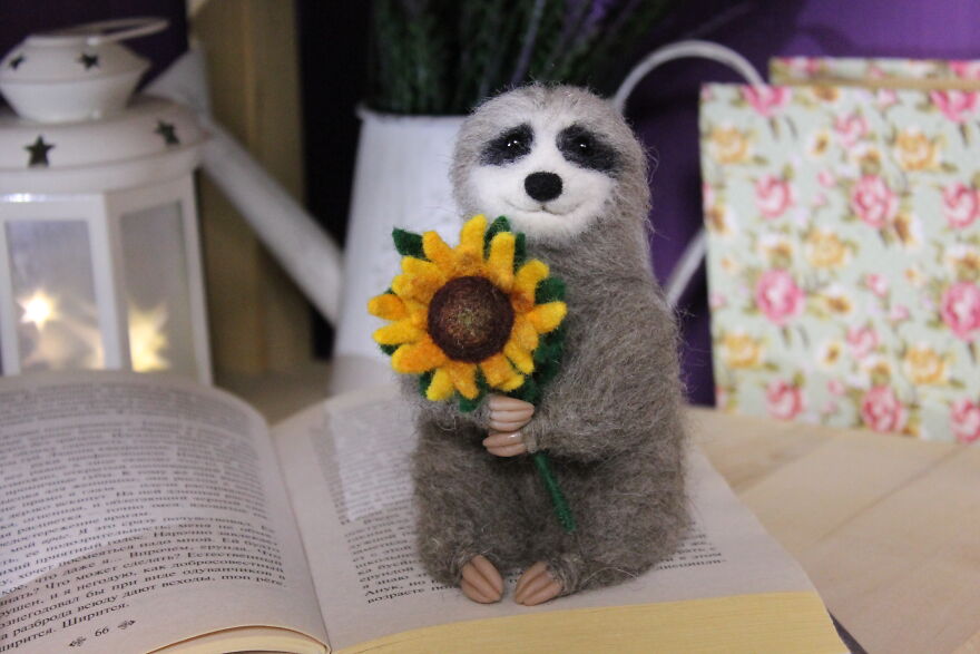 "The Sweetest Creature Who Can Be Forgiven For Laziness": I Made A Sloth Out Of Sheep's Wool (5 Pics)