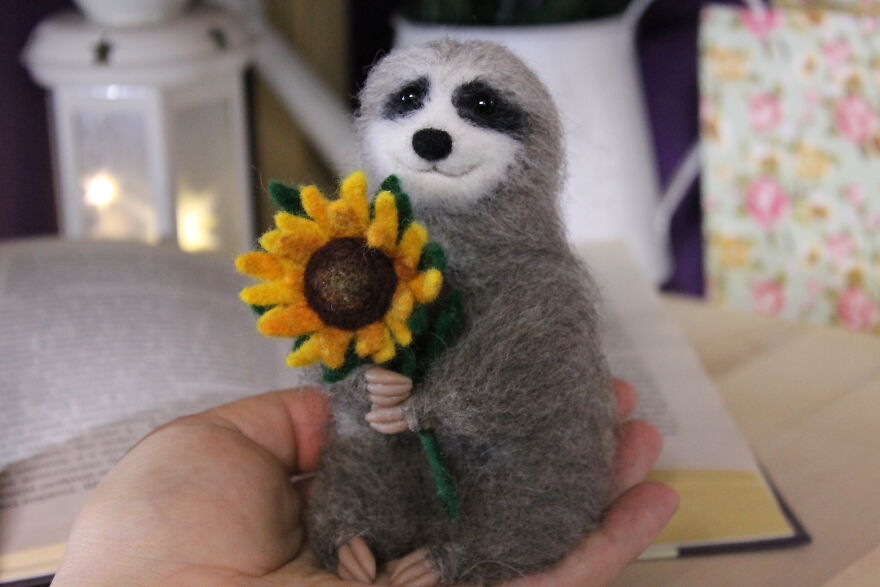 "The Sweetest Creature Who Can Be Forgiven For Laziness": I Made A Sloth Out Of Sheep's Wool (5 Pics)