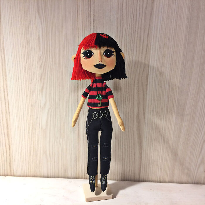 I Handmake Custom Coraline Dolls (10 Pics)