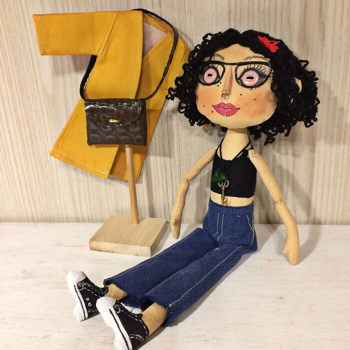 I Handmake Custom Coraline Dolls (10 Pics)