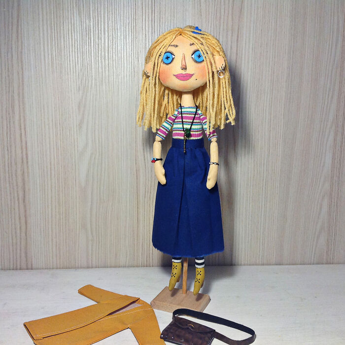 I Handmake Custom Coraline Dolls (10 Pics)