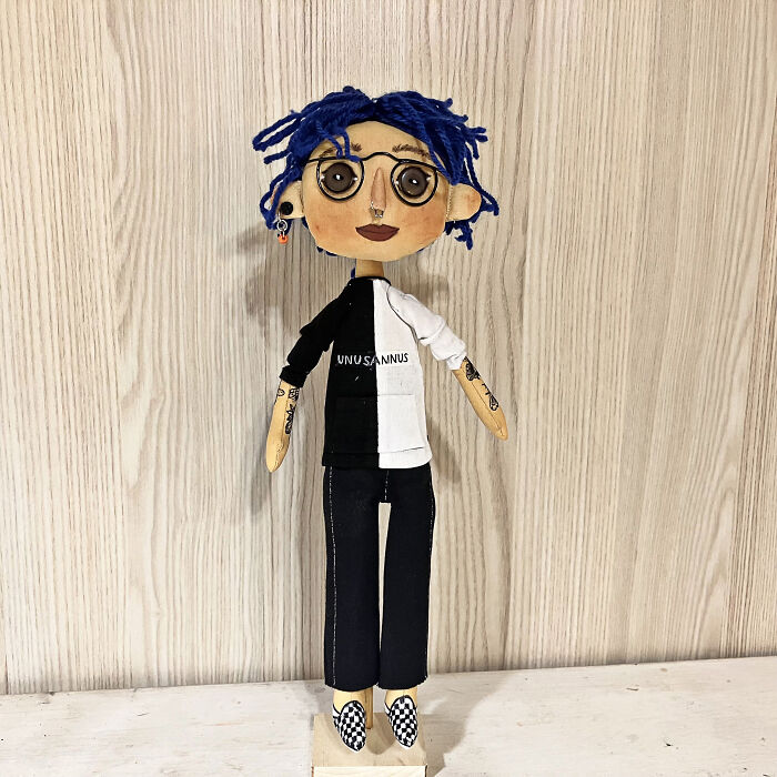 I Handmake Custom Coraline Dolls (10 Pics)