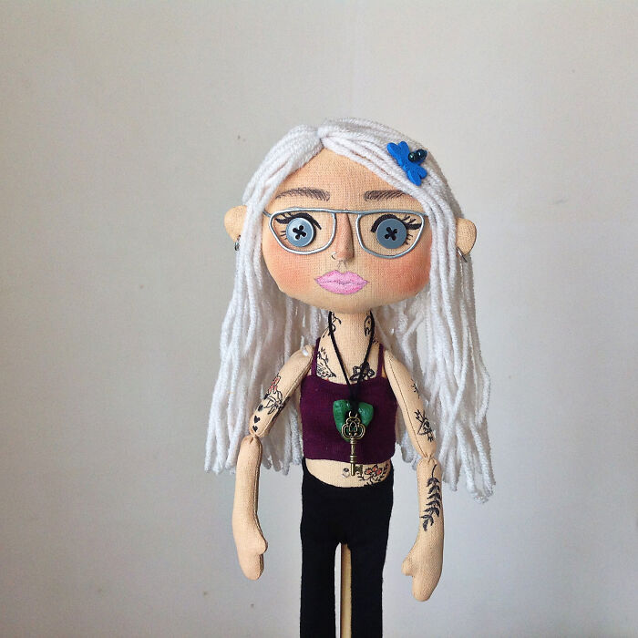 I Handmake Custom Coraline Dolls (10 Pics)