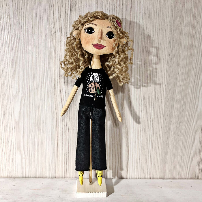 I Handmake Custom Coraline Dolls (10 Pics)