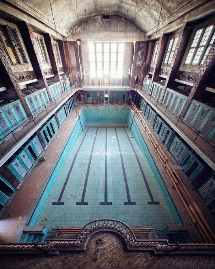 Abandoned Swimming Pool, Berlin