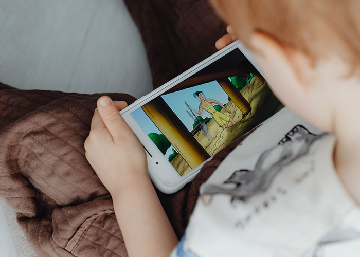 30 People Who Grew Up With Strict Parents Share The Most Absurd Rule They Had To Live By