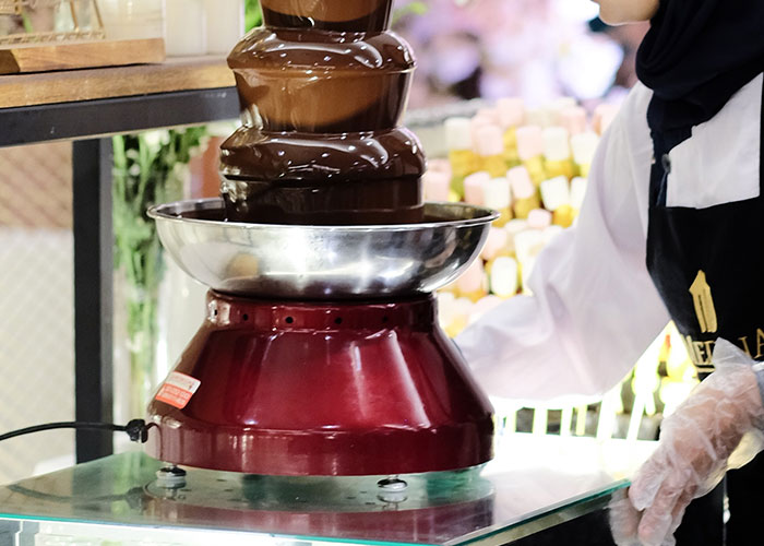 Someone Asks All-You-Can-Eat Buffet Workers To Share Their Horror Stories, And They Don't Hold Back (30 Answers)