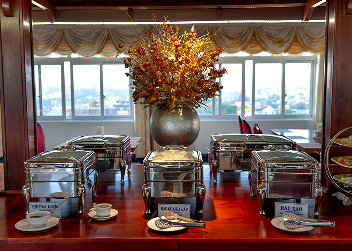 Someone Asks All-You-Can-Eat Buffet Workers To Share Their Horror Stories, And They Don't Hold Back (30 Answers)