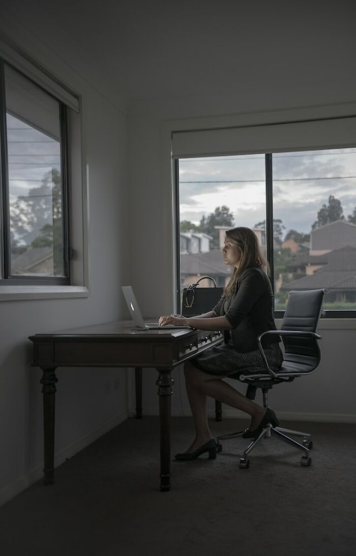 35 Ingenious Things These People Do To Look Busy At Work, And You May Want To Take Notes