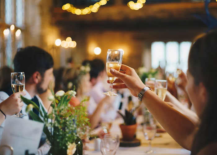 Bridezilla Has An Awkward Wedding With No Bridesmaids After They All Leave Over Her Mistreatment Of A Woman With Glasses