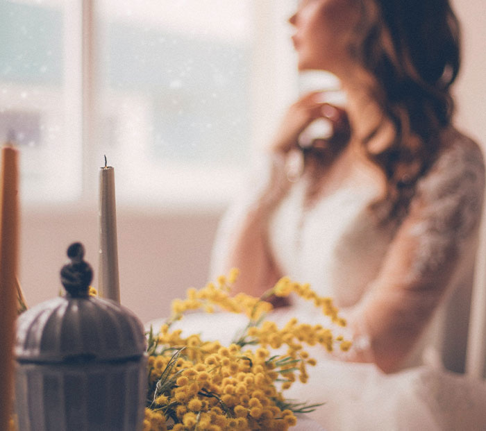 Bridezilla Has An Awkward Wedding With No Bridesmaids After They All Leave Over Her Mistreatment Of A Woman With Glasses