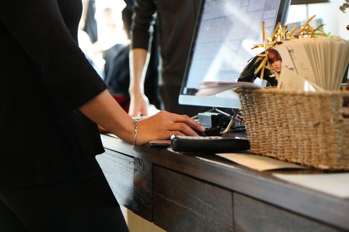 35 People Share The Dumbest And Most Infuriating Rules Their School Or Workplace Made Up