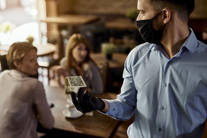 Waitress Is Heartbroken Over Unfair System Making Her Give Up More Tips To Cooks Than She Takes Herself