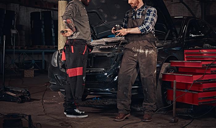 "He Looked Extremely Shocked When I Told Him My Wage": Boss Replaces Two People With One Person Who's Paid Less, Gets Upset When He Quits On The First Day