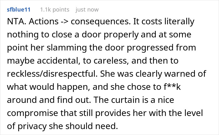 14-Year-Old Won’t Stop Slamming Her Bedroom Door And Parents Replace It With A Curtain, But She’s Not Having It 14-Year-Old Won’t Stop Slamming Her Bedroom Door And Parents Replace It With A Curtain, But She’s Not Having It