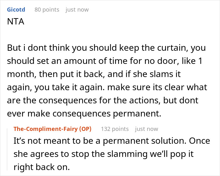 14-Year-Old Won’t Stop Slamming Her Bedroom Door And Parents Replace It With A Curtain, But She’s Not Having It 14-Year-Old Won’t Stop Slamming Her Bedroom Door And Parents Replace It With A Curtain, But She’s Not Having It