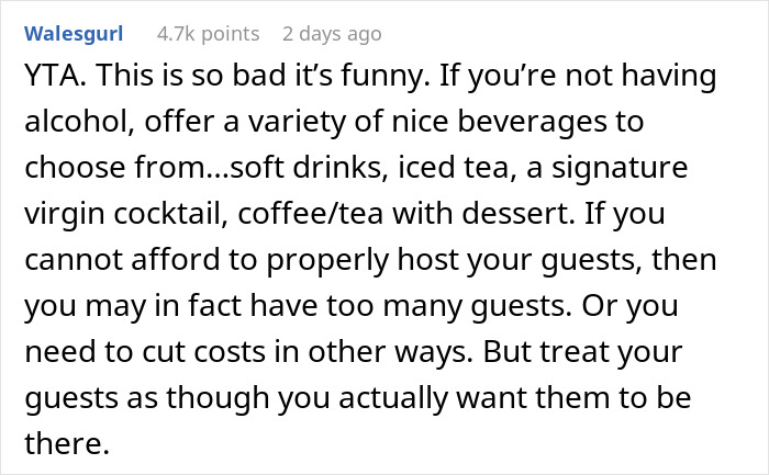 &ldquo;Am I A Jerk For Having A Dry Wedding And Serving Only Water For Drinks?&rdquo;: The Internet Gives This Engaged Woman A Reality Check