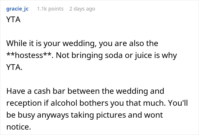 &ldquo;Am I A Jerk For Having A Dry Wedding And Serving Only Water For Drinks?&rdquo;: The Internet Gives This Engaged Woman A Reality Check