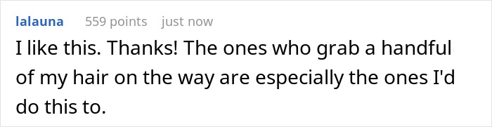 Netizens Applaud This Plane Passenger For Coming Up With The Perfect Revenge On People Who Keep Pulling On Their Seat When Standing Up