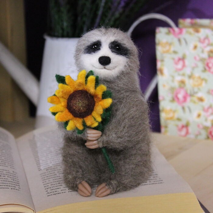 “The Sweetest Creature Who Can Be Forgiven For Laziness”: I Made A Sloth Out Of Sheep’s Wool (5 Pics)