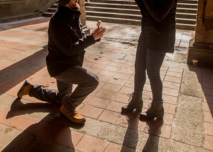 "I Got Booed Out Of The Restaurant After I Said No": 30 People Share Their Experiences And Opinions On Public Proposals