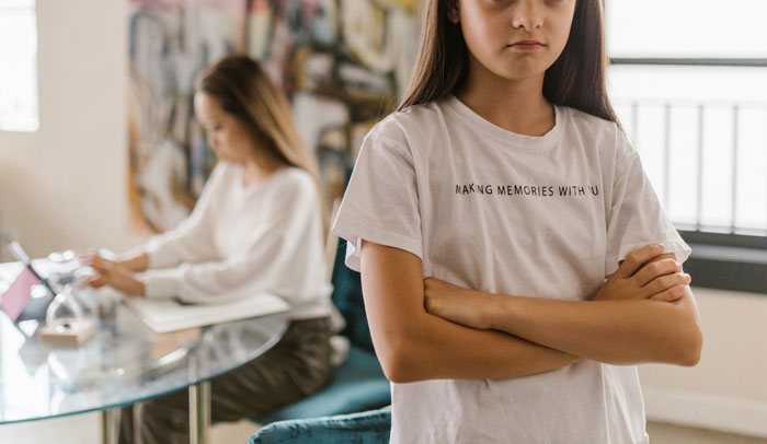 Teen Is Asked To Look After Little Sister While Mom Rushes Son To The ER, She Leaves Her At A Stranger&rsquo;s House Instead