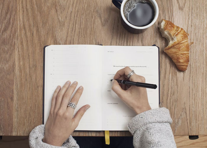 30 Savage Ways People Got Revenge On Their Bosses Before Leaving The Job