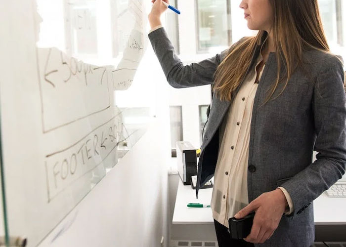 30 Savage Ways People Got Revenge On Their Bosses Before Leaving The Job