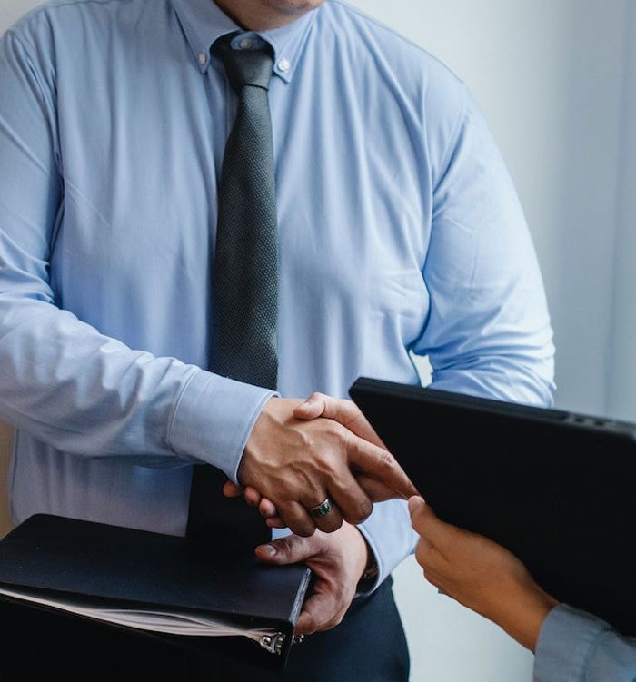 "If You Don't Like It You Can Always Quit": Boss's Words Backfire As Model Employee Gets A New Job Right In Front Of His Eyes