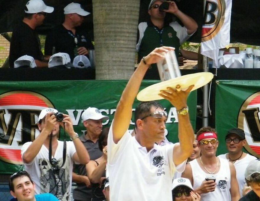 Annual Cockroach Races at Story Bridge Hotel