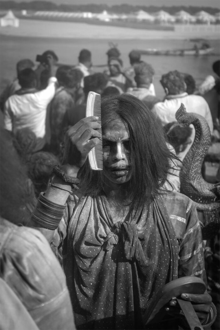 The Festival Of Ashes: Varanasi Masan Ki Holi 2023 (21 Pics)