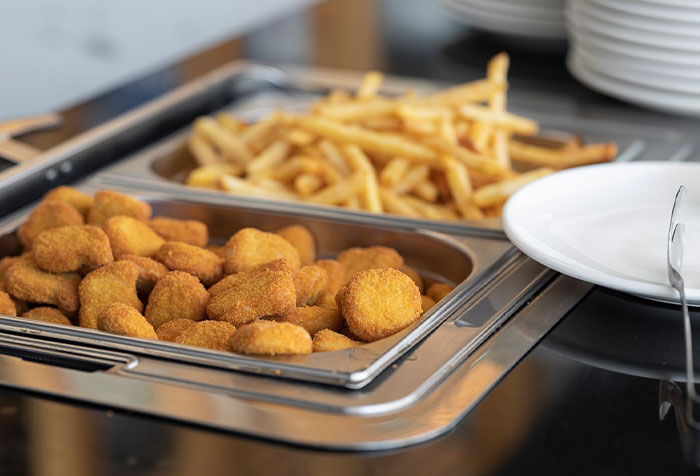 This Man’s Colleague Keeps Silent When A Man Gives Extra Food To A Family In Need, But Later Uses It Against Him