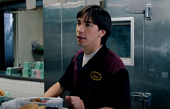 Waiting characters wearing red shirt