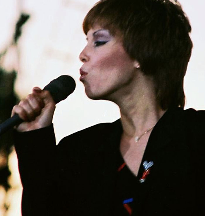 “I Guess It Rains Down In Africa”: 30 People Share Their Most Hilariously Misheard Lyrics