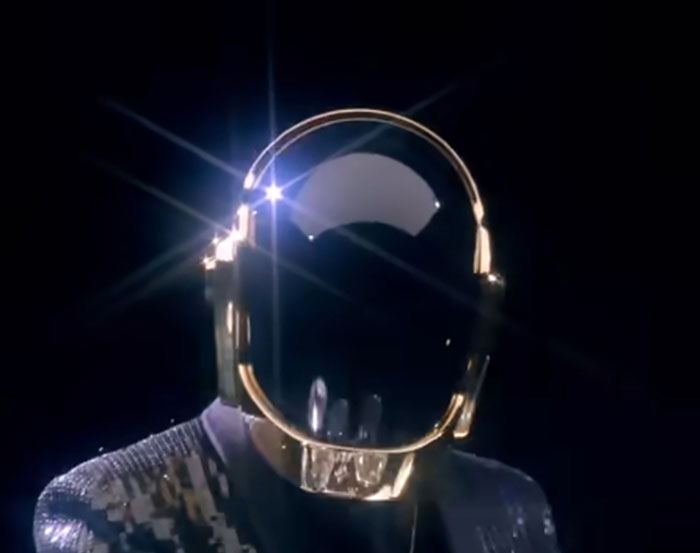 “I Guess It Rains Down In Africa”: 30 People Share Their Most Hilariously Misheard Lyrics