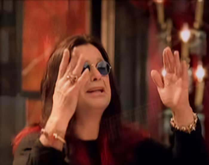 “I Guess It Rains Down In Africa”: 30 People Share Their Most Hilariously Misheard Lyrics