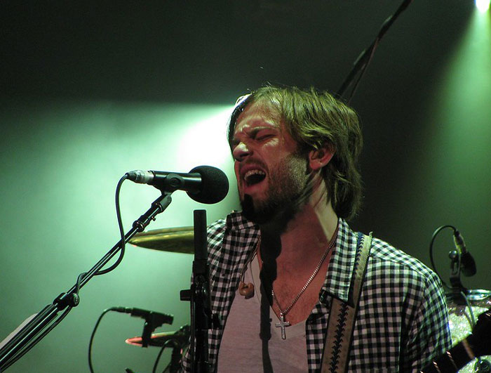 “I Guess It Rains Down In Africa”: 30 People Share Their Most Hilariously Misheard Lyrics