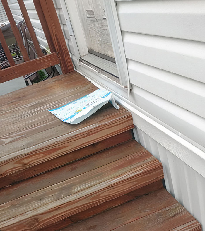 Amazon literalmente me envió una bolsa vacía y la foto de entrega muestra que estaba abierta. (Saludad a mi tarjeta gráfica invisible)