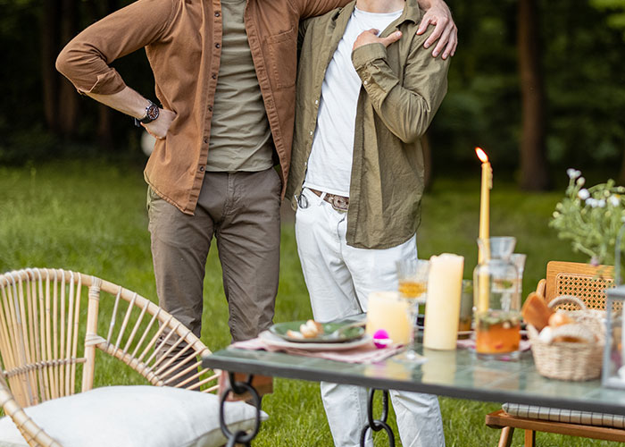 Mom Is Furious After Gay BIL Refused To Explain To Her 11-Year-Old Daughter How Gay Sex Works, Making Her Cry