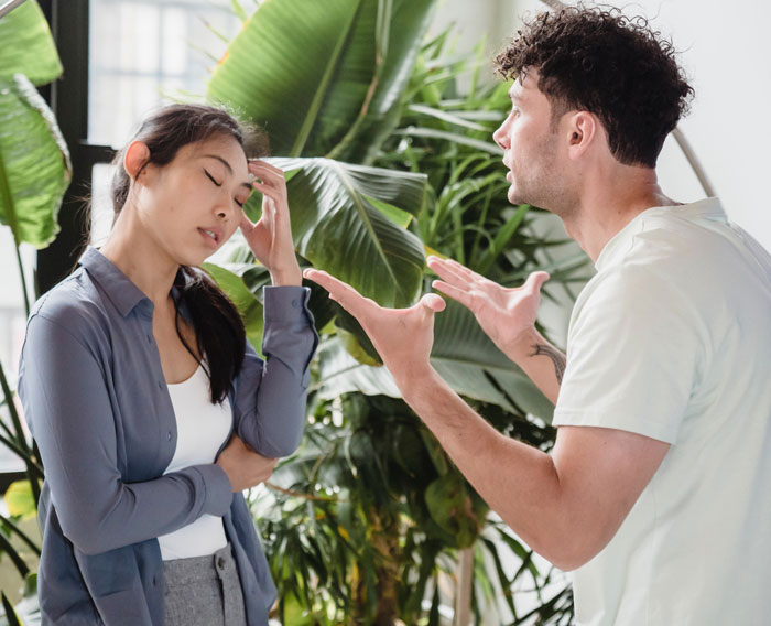 Man Asks Internet To Tell Him If He Is A Jerk For Telling Girlfriend Not To Regulate How His Daughter Looks