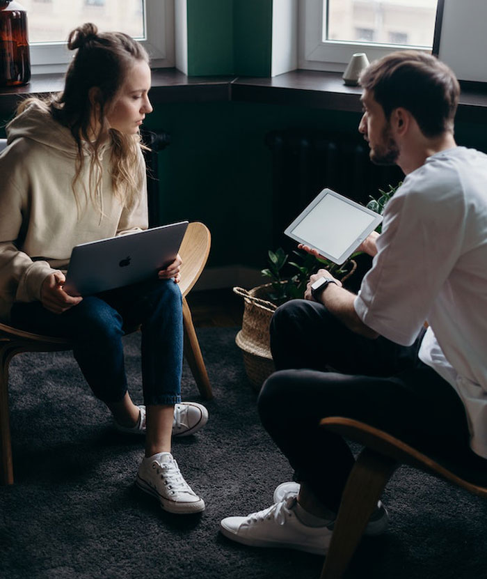 Man Demands Girlfriend &ldquo;Split Expenses Proportional To Income&rdquo; After She Gets Better-Paying Job, Increases Rent On Apartment He Owns