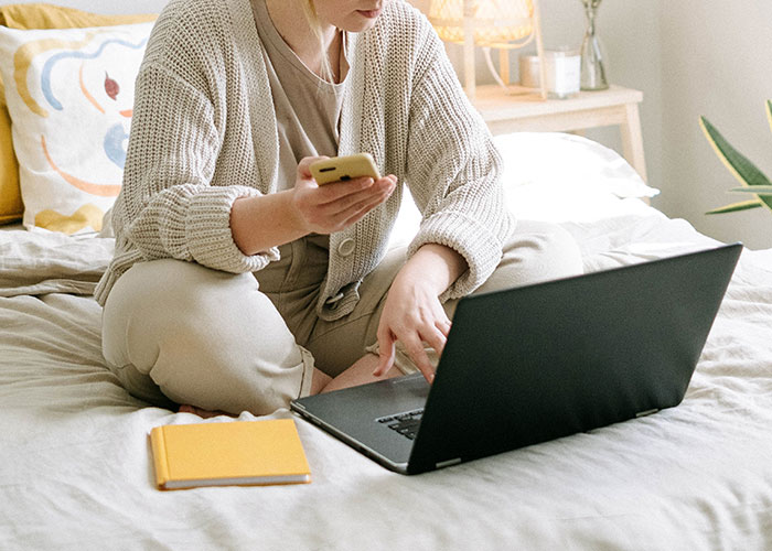 &ldquo;I Had A Gut Feeling&rdquo;: Woman Ditches Girls' Trip On Her Way To The Airport