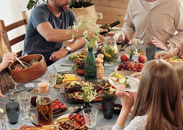 The Internet Backs Up This Woman For Refusing To Cook An Additional Gluten-Free Meal For A Family Friend After She Causes A Scene