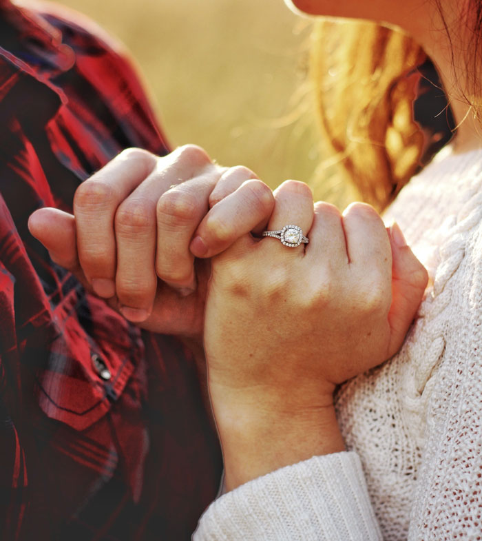 Bride Tells Her Dad To "Take The Child He Is Dating And Get Out" As He Felt Bad About Spending His Fianc&eacute;e's Birthday At Daughter's Wedding