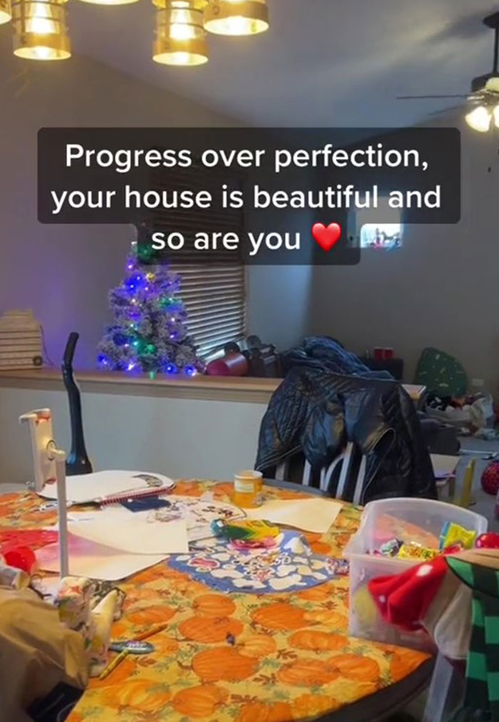 Moms Are Opposing The Pressure To Keep Their Homes Always Clean By Not Fearing Unveiling The 'Pigsty Reality' In Order To Normalize It