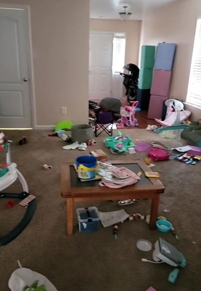 Moms Are Opposing The Pressure To Keep Their Homes Always Clean By Not Fearing Unveiling The 'Pigsty Reality' In Order To Normalize It