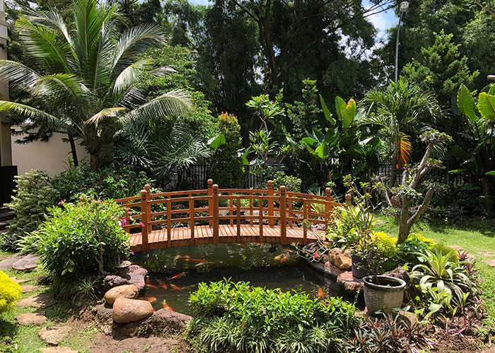 New Landlord Demands Tenants Restore The Garden To Its Original State, Loses It When He Sees It's Now Just A Patch Of Dirt New Landlord Demands Tenants Restore The Garden To Its Original State, Loses It When He Sees It's Now Just A Patch Of Dirt